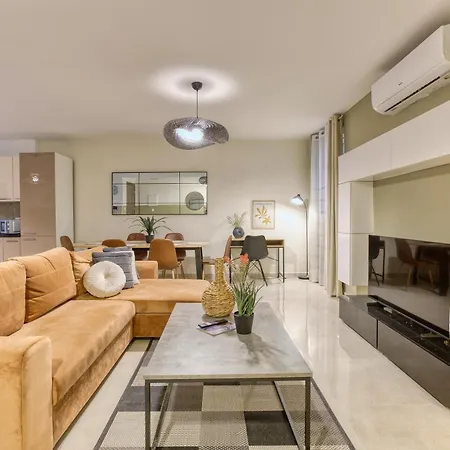 Апартаменты A Beautiful, Designer 3br In St Julians By 360 Estates