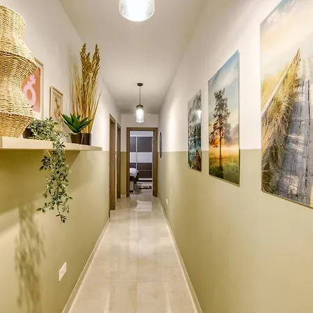 Апартаменты A Beautiful, Designer 3br In St Julians By 360 Estates Сент Джулианс