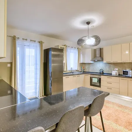 A Beautiful, Designer 3br In St Julians By 360 Estates Апартаменты Сент Джулианс